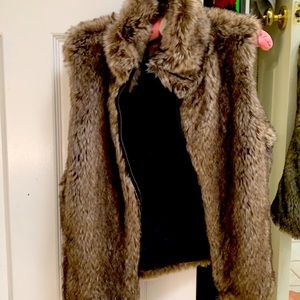 Faux fur vest nwot